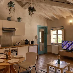 https://apt-le-jardin-suspendu.aixenprovencehotels.org