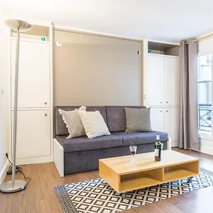 https://guestready-designer-studio-for-2-close-to-louvre-museum.fr-paris.fr